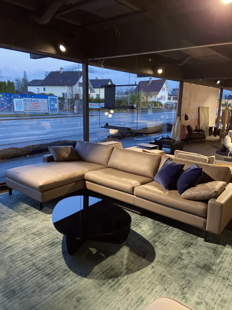Cor Couch